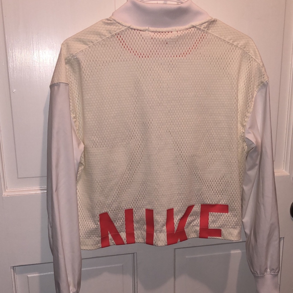 Cropped Nike windbreaker